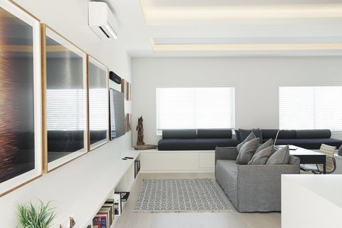 Executive Beachside Loft - New Castle Holiday 2