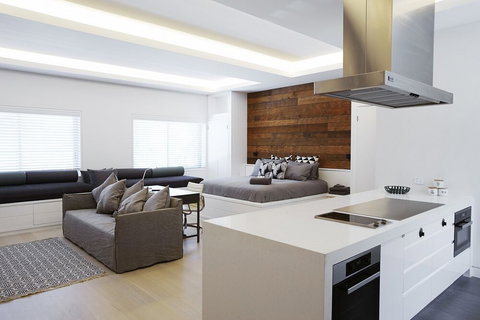 Executive Beachside Loft - New Castle Holiday 5