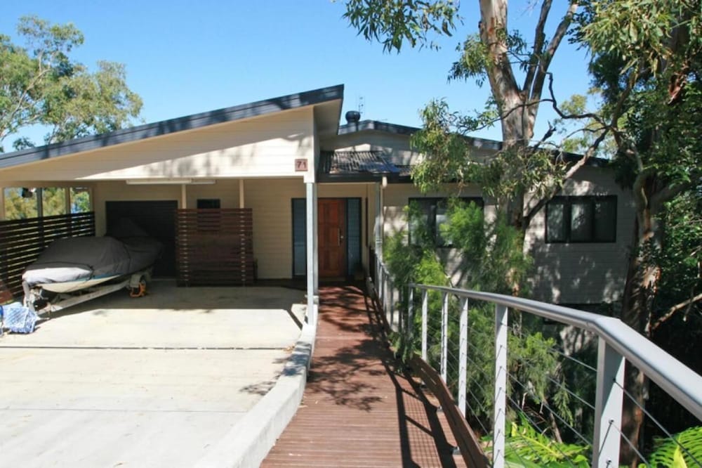 Green Point NSW New Castle Holiday