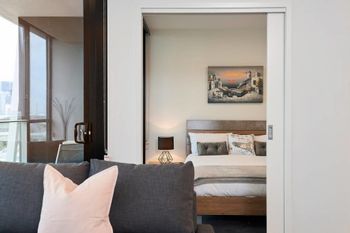 Stunning Harbour & City View Loft - New Castle Holiday 6