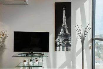 Stunning Harbour & City View Loft - New Castle Holiday 5