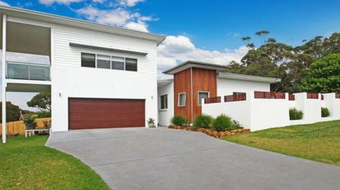 THE WHITE HOUSE - New Castle Holiday 0