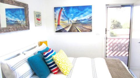 THE WHITE HOUSE - New Castle Holiday 1