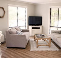 Charlottes Honor River  Golf Cottage - New Castle Holiday