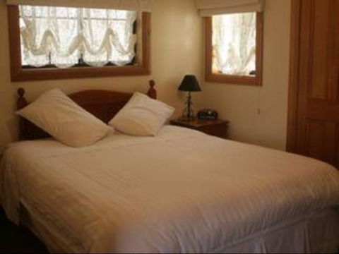 Twin Pines Cottage On Lansdowne - New Castle Holiday 1