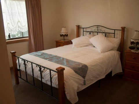 Twin Pines Cottage On Lansdowne - New Castle Holiday 3