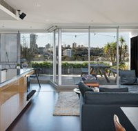 Elegant Elizabeth Bay H374 - New Castle Holiday