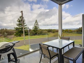 Boat Harbour Holiday 10 Noamunga Street - New Castle Holiday 4