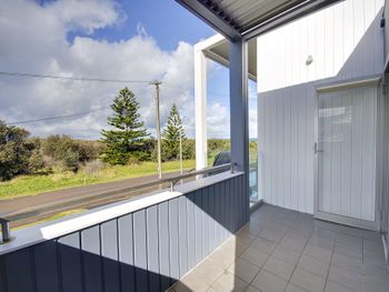 Boat Harbour Holiday 10 Noamunga Street - New Castle Holiday 1