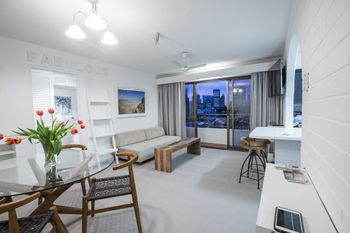 1 BR Park Breathtaking Sydney Skyline - New Castle Holiday 0