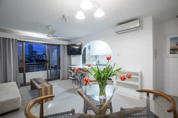 1 BR Park Breathtaking Sydney Skyline - New Castle Holiday 4