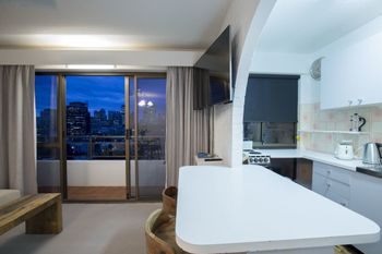 1 BR Park Breathtaking Sydney Skyline - New Castle Holiday 6