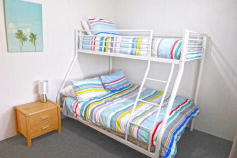 The Relax Shack At Culburra Beach Sleeps 7 - New Castle Holiday 4