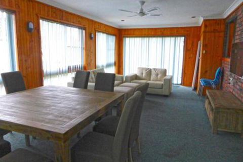 Kellys Getaway At Culburra Beach - New Castle Holiday 3