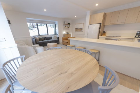 Discobulous 7 - New Castle Holiday 3