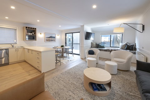 Discobulous 7 - New Castle Holiday 4