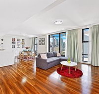 Deluxe Sydney Central Penthouse with Pool  Gym - New Castle Holiday