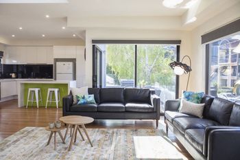 Boutique Stays Palmerston South Melbourne - New Castle Holiday 4