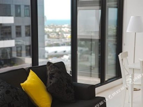 WaterFront Apartment - New Castle Holiday 4