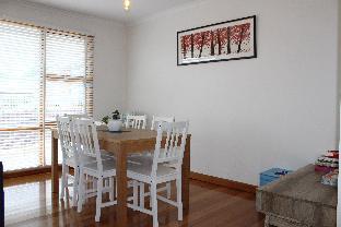 Newly Renovated Unit Waters Edge - New Castle Holiday 4
