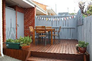 Newly Renovated Unit Waters Edge - New Castle Holiday 3