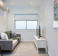 Open  Flowy 1 Bedroom Apartment in Chadstone - New Castle Holiday