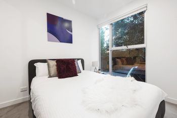 Iris Apartments By Ready Set Host - New Castle Holiday 5