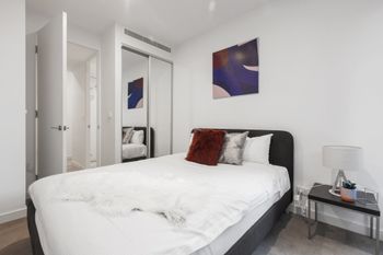 Iris Apartments By Ready Set Host - New Castle Holiday 1