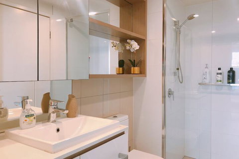 St.Tropez Apartment - New Castle Holiday 2