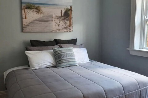 Incredible Location 2 Bedroom Bondi Beach Apartment - New Castle Holiday 7