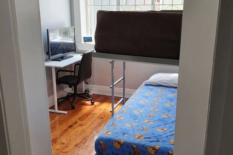 Incredible Location 2 Bedroom Bondi Beach Apartment - New Castle Holiday 4