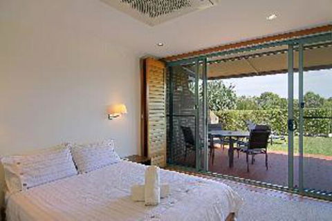 A PERFECT STAY 3 James Cook Apartments - New Castle Holiday 5