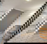 Shoal Bay Beachclub Apartments - New Castle Holiday