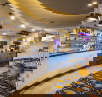 Nightcap at Carlyle Hotel - New Castle Holiday