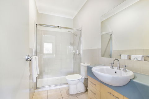 Apartments On Church - Unit 7 - New Castle Holiday 2