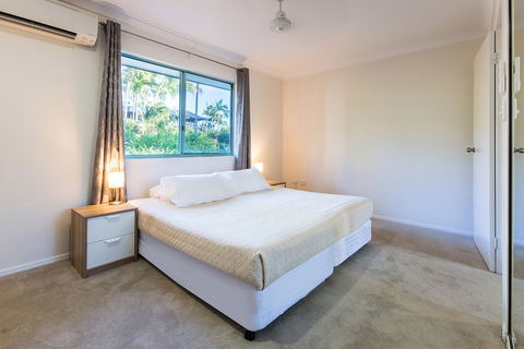 Sunset Waters Apartments - New Castle Holiday 5