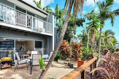 Sunset Waters Apartments - New Castle Holiday 0