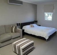 Queenscliff Inn - New Castle Holiday