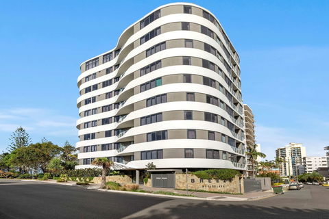 Breeze Mooloolaba - New Castle Holiday 3