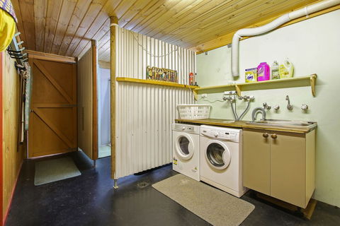 Feathertop Views And Dorm - New Castle Holiday 4