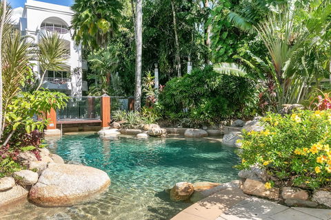 Poolside Apt In Alamanda Beachfront Resort 67 - New Castle Holiday 3