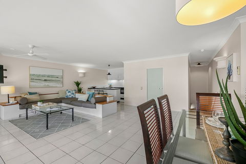 Poolside Alamanda Beachfront Resort 88 - New Castle Holiday 5