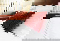 OLIVER Laneway Art, Fed Square & Top Restaurants - New Castle Holiday 0