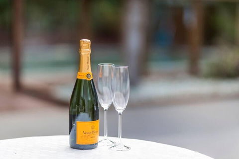 Coogee Luxury Home With Salt Water Pool & Parking - New Castle Holiday 3