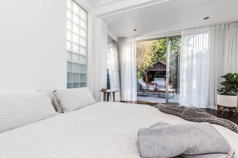 Coogee Luxury Home With Salt Water Pool & Parking - New Castle Holiday 7