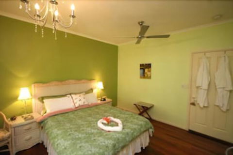 Noosa Country House - New Castle Holiday 5