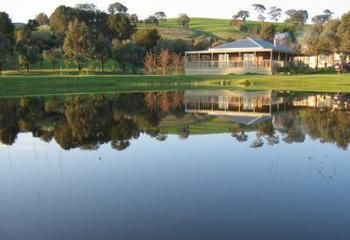 Buttercup Cottage & Private Apartment - New Castle Holiday 1