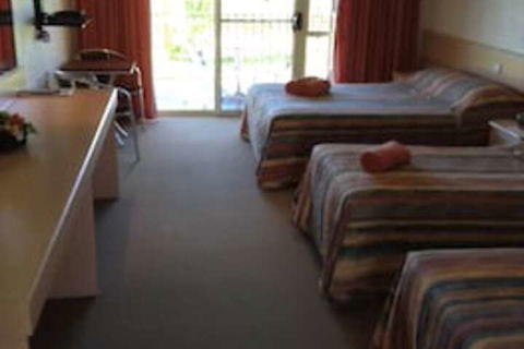 Tenterfield Golf Club Fairways Lodge - New Castle Holiday 4