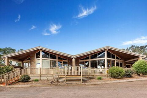 Bellbrae Country Club Surf Coast - New Castle Holiday 0