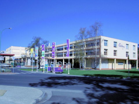Mellowtrees Accommodation - New Castle Holiday 4